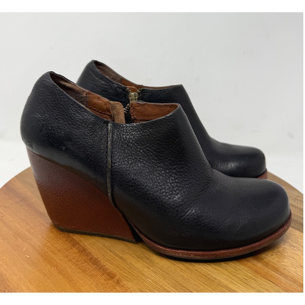 Kork Ease Black Leather Wedge Ankle Booties Side Zip Women's Size 7M‎